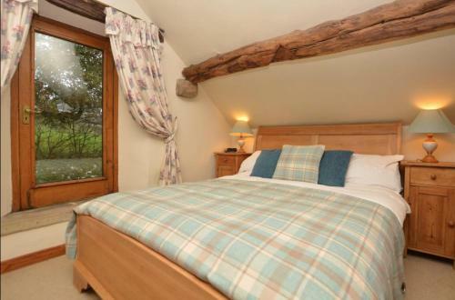Cruck Cottage