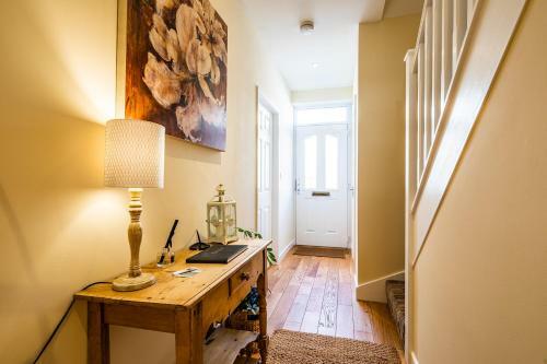 Buxton Centre Cosy Cottage With Free Secure Parking