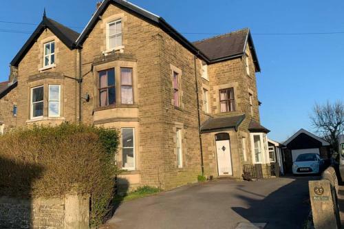 Spacious With Spectacular Views And Private Garden