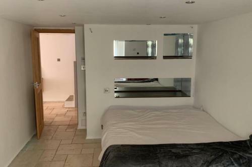 Spacious With Spectacular Views And Private Garden
