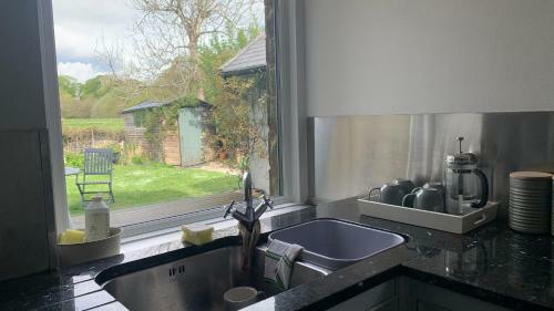 Spacious With Spectacular Views And Private Garden