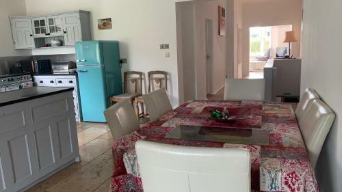 Spacious With Spectacular Views And Private Garden