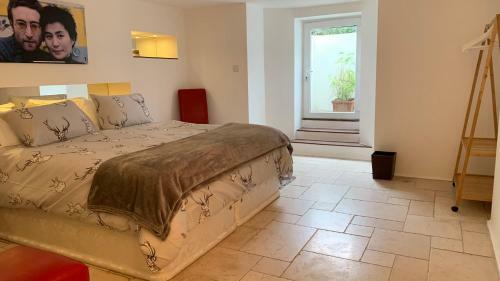 Spacious With Spectacular Views And Private Garden