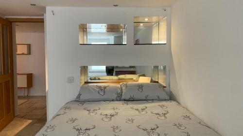 Spacious With Spectacular Views And Private Garden