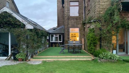Spacious With Spectacular Views And Private Garden
