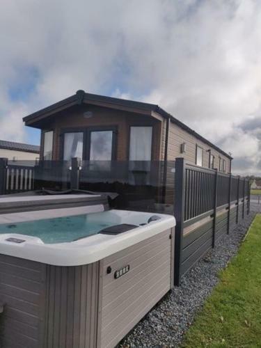 Chorus 33 Hot Tub