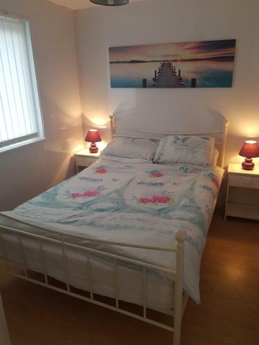 60 Upperlakeside Glan Gwna