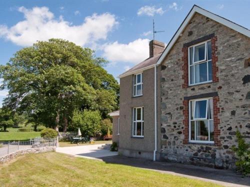 Apartamentos Dinas Farm