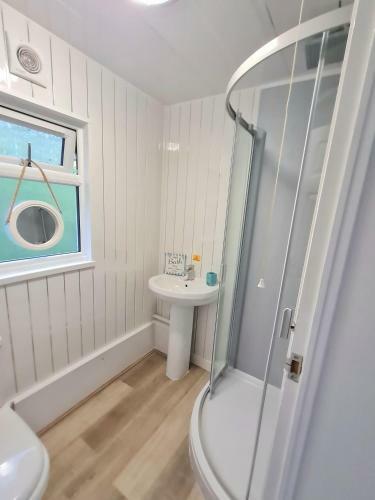 Lodge 147 Snowdon Drive, Glan Gwna