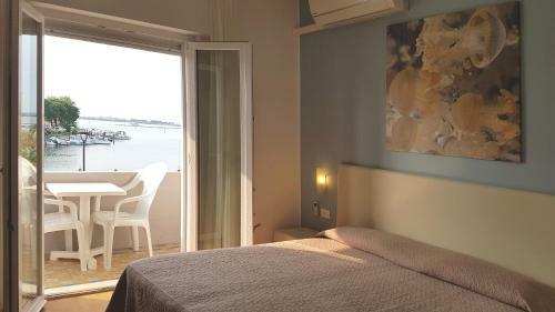 Hotel Carol