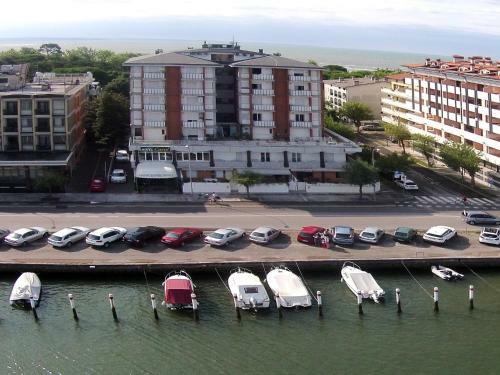 Hotel Carol