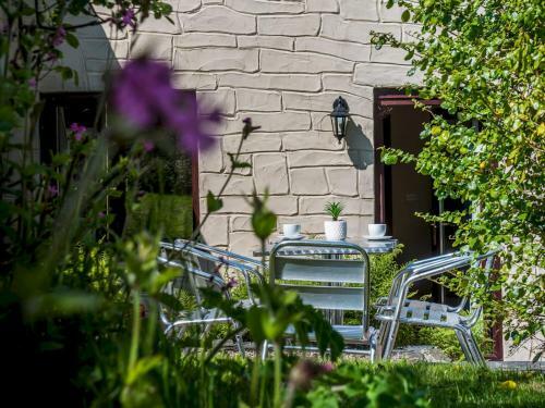 Pass The Keys Spacious Cottage Just Outside Cardigan - Sleeps 5