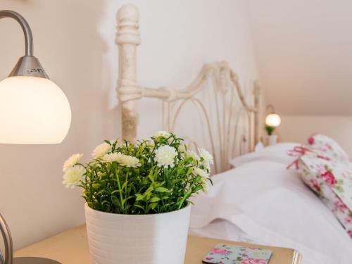 Pass The Keys Spacious Cottage Just Outside Cardigan - Sleeps 5