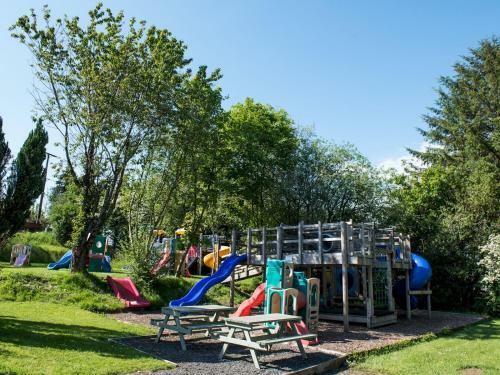 Pass The Keys Spacious Cottage Just Outside Cardigan - Sleeps 5
