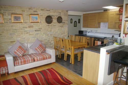 Ty Nant Cottages And Suites