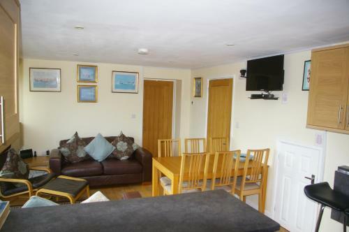 Ty Nant Cottages And Suites