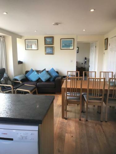Ty Nant Cottages And Suites