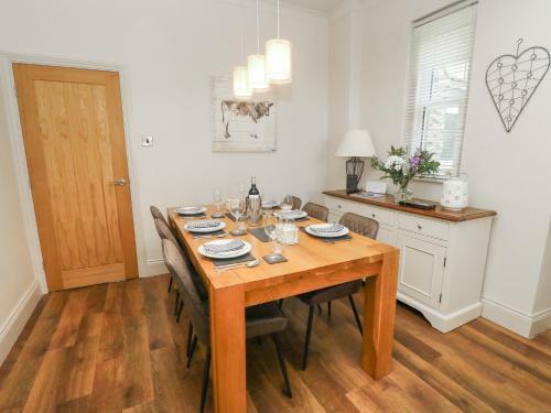 Lonsdale Cottage