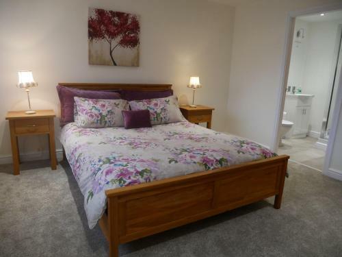 8 Swan House