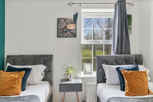 Canterbury Modern Colourful Gem Apartment
