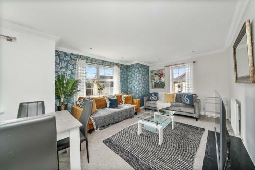 Canterbury Modern Colourful Gem Apartment