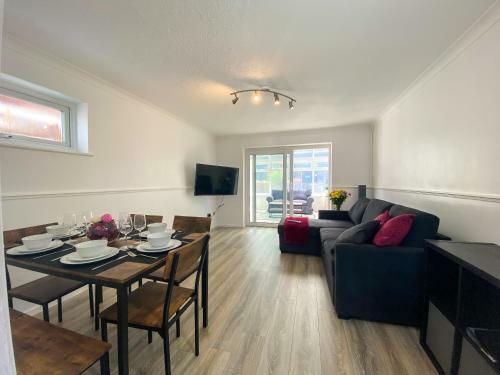 Apartamento Comfortable Canterbury 2 Bed House With Garden, Drive And Conservatory