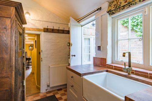 Pond Cottage