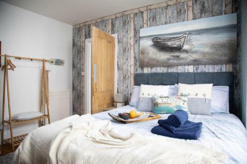Cosy 3 Bedroom House - Private & Central - Ultra Wifi