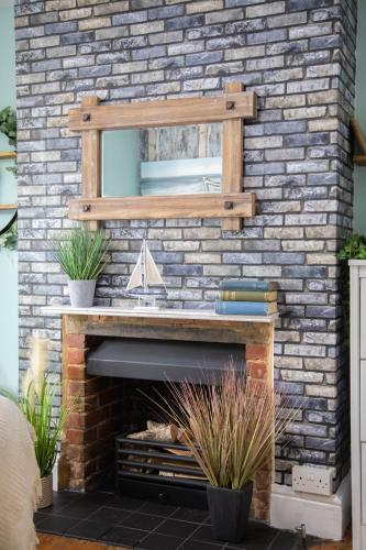 Cosy 3 Bedroom House - Private & Central - Ultra Wifi