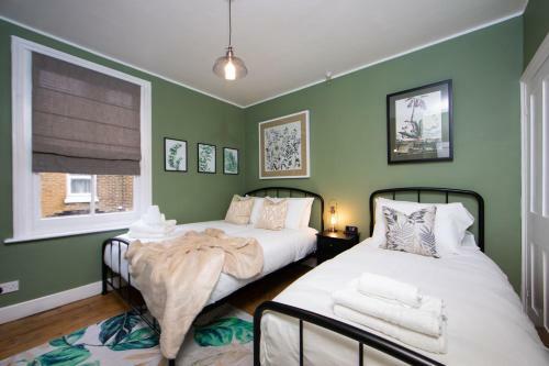 The Victorian Getaway - Central