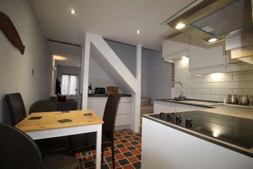 1 Steam Packet Cottage