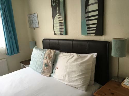 Hostal Four Seasons Guest House