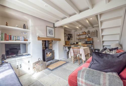 Host & Stay - The Nest @ Castleton