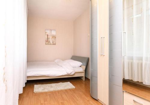 Apartment On Mechnykova 7