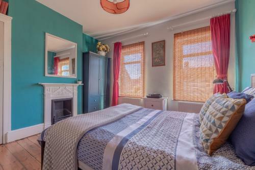 2 Bed House In Chesterton
