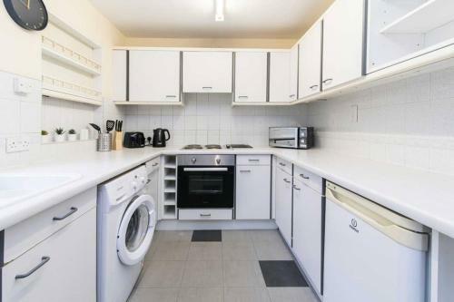 Characterful 2 Bedroom Apartment