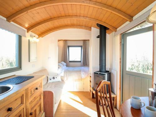 Forton House Shepherds Hut 2