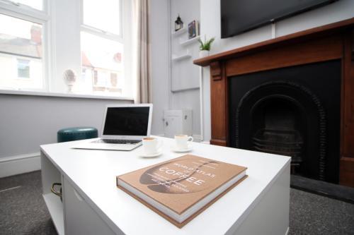 Apartamento Sleeps 4 - Easy Access To The City - Parking - Wifi