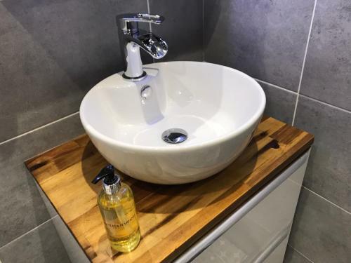 Apartamento New Central Super Clean Cardiff House
