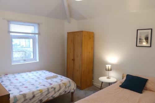 Apartamento Space For Up To 8 + 10 Mins From Centre + Parking!