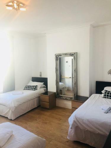 Hostal Parklane Guest House
