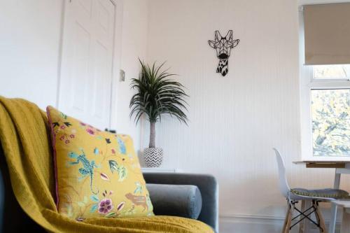 Phenix Central - Huge 3 Bed, Super Equipped Apartment.