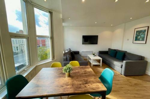 Group Of 4 Apartments For Up To 24 Guests