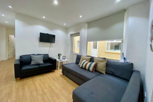 Group Of 4 Apartments For Up To 24 Guests