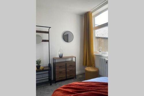 Modern Funky Cardiff Apartment With Free Parking