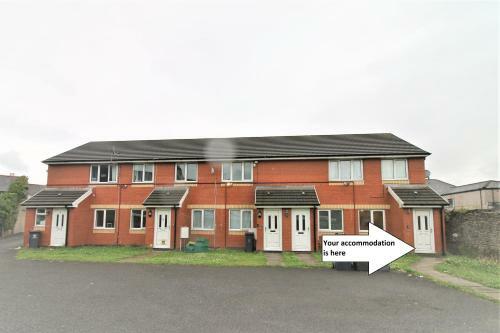 Two Bed Apartment - Free Private Parking - By Property Promise