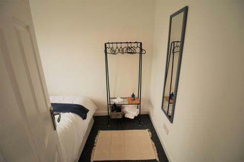 Two Bed Apartment - Free Private Parking - By Property Promise