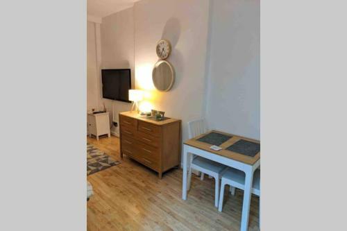 The Bay Apartment - 10 Mins From Wmc