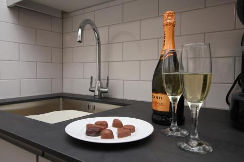 Apartamento Fully Equipped And Stylish 2br Close To City Centre