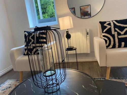 Fully Furnished And Stylishly Decorated Apartment (Flat 2)